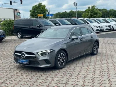 Gebraucht Mercedes 180 116 PS (85 kW) 2022 Grau Limousine