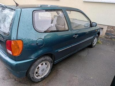 Używany VW Polo 50 KM (36 kW) 1998 Zielony Hatchback