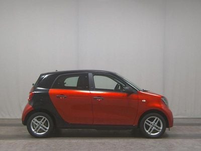 Second-hand Smart ForFour Electric Drive 41 kW (56 CP) 2022 Roșu