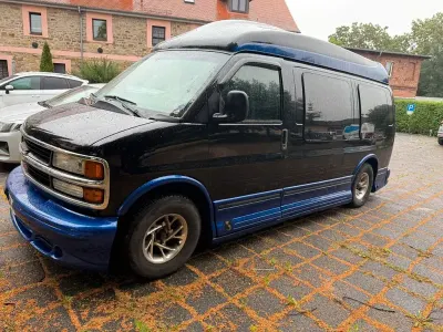 Używany Chevrolet Express 254 KM (186 kW) 1999 Czarny Minivan