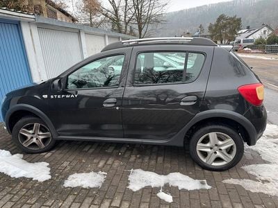 Schwarz Gebraucht 2014 Dacia Sandero Stepway Kleinwagen | 3.200 € (Fairer Preis)