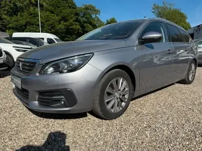 Gebraucht Peugeot 308 SW Allure 131 PS (96 kW) 2021 Grau Kombi