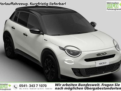 Neu Fiat 600 Sport 145 PS (106 kW) 2026 Gelato weiß / dach schw... SUV