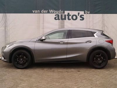 Infiniti Q30