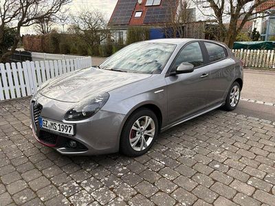 Gebraucht Alfa Romeo Giulietta 150 PS (110 kW) 2017 Grau Kleinwagen