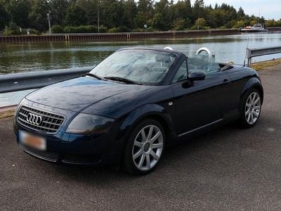 Second-hand Audi TT Roadster Sport 179 CP (131 kW) 2003 Albastru Cabrio