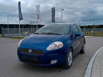 Second-hand Fiat Grande Punto 77 CP (56 kW) 2007 Albastru Hatchback