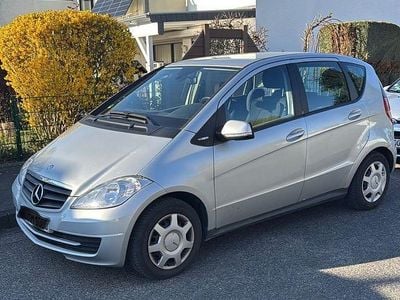 Gebraucht Mercedes A150 Classic 95 PS (69 kW) 2009 Silber Van / Kleinbus