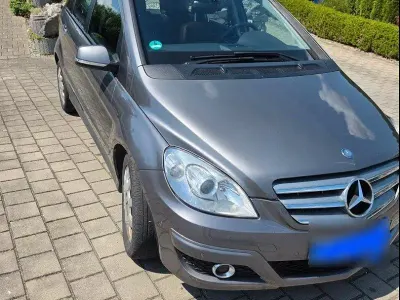 Gebraucht Mercedes B180 109 PS (80 kW) 2009 Grau Van / Kleinbus