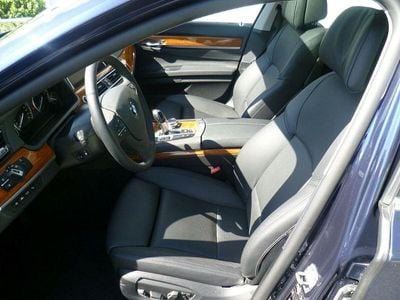 BMW 750