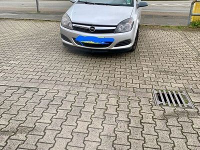 gebraucht Opel Astra GTC in top Zustand angemeldet