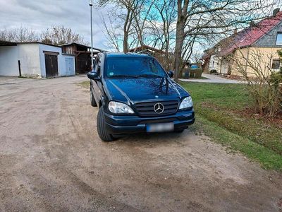 Second-hand Mercedes ML320 218 CP (160 kW) 2000 SUV