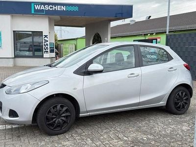 Gebraucht Mazda 2 Inclusive 75 PS (55 kW) 2009 Silber Kleinwagen