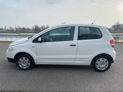 Gebraucht VW Fox 54 PS (39 kW) 2010 Weiß Kleinwagen