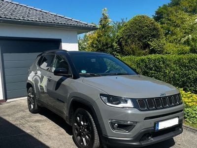 Grau Gebraucht 2021 Jeep Compass Limited SUV | 19.999 € (Guter Preis)
