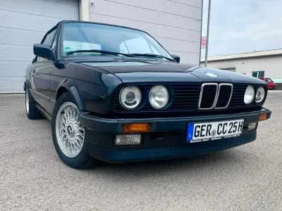 Gebraucht BMW 320 Cabriolet M Sport 129 PS (94 kW) 1989 Schwarz Cabrio