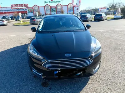 Używany Ford Focus Titanium 125 KM (91 kW) 2015 Czarny Sedan/Limuzyna