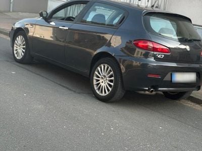 Usata Alfa Romeo 147 105 CV (77 kW) 2007 Nero Utilitaria