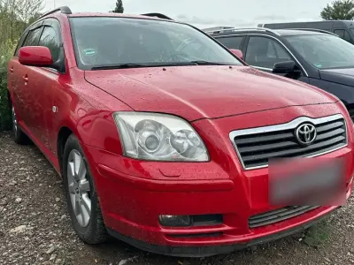 Gebraucht Toyota Avensis 177 PS (130 kW) 2005 Rot Kombi