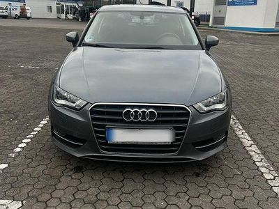 Gebraucht Audi A3 Ambition 150 PS (110 kW) 2015 Grau Limousine