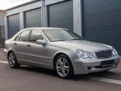 Gebraucht Mercedes C220 Classic 143 PS (105 kW) 2003 Silber Limousine