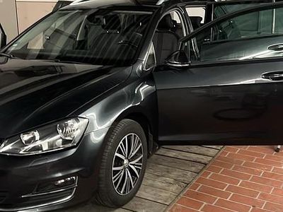 Grau Gebraucht 2017 VW Golf VII Allstar Kombi | 8.999 € (Fairer Preis)