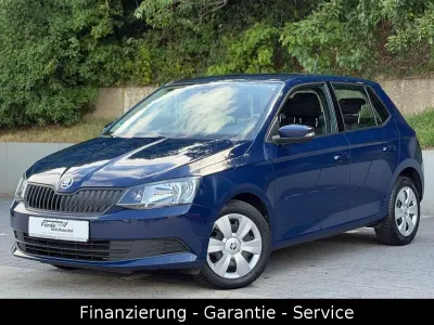 Gebraucht Skoda Fabia Active 75 PS (55 kW) 2015 Blau Kleinwagen