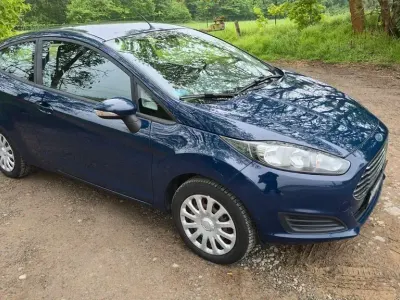 Gebraucht Ford Fiesta SYNC Edition 80 PS (58 kW) 2013 Blau Kleinwagen