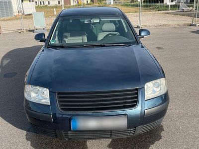 Gebraucht VW Passat 102 PS (75 kW) 2004 Blau Limousine