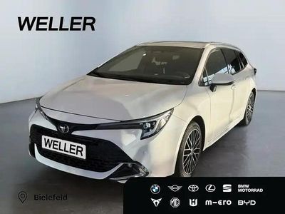 Weiss Gebraucht 2023 Toyota Corolla Team Kombi | 26.380 € (Fairer Preis)