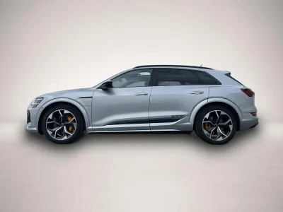 Gebraucht Audi e-tron Sport 369 kW (503 PS) 2022 Manufacturer SUV