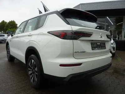 Neu Mitsubishi Outlander P-HEV Diamant Edition 306 PS (225 kW) 2026 Weiß SUV