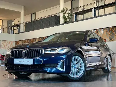 Usata BMW 530e Luxury Line 292 CV (214 kW) 2022 Blu Berlina