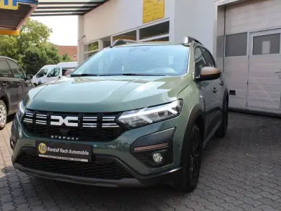 Gebraucht Dacia Sandero 91 PS (66 kW) 2025 Grün SUV