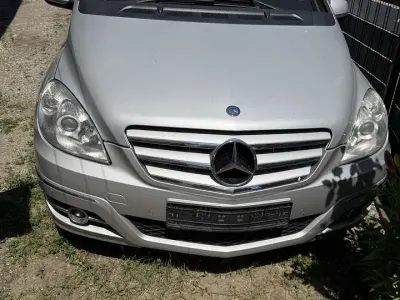 Gebraucht Mercedes B180 109 PS (80 kW) 2010 Grau Van / Kleinbus