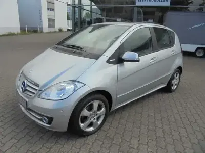 Gebraucht Mercedes A180 Elegance 116 PS (85 kW) 2010 Silber Limousine