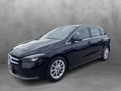 Gebraucht Mercedes B180 136 PS (100 kW) 2021 Nachtschwarz uni Kleinwagen