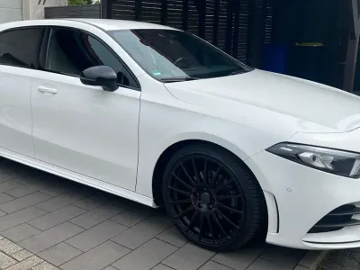 Gebraucht Mercedes A180 AMG 136 PS (100 kW) 2020 Weiß Limousine