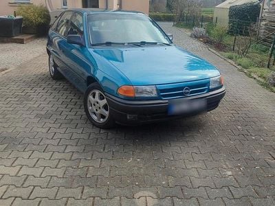 Second-hand Opel Astra 71 CP (52 kW) 1993 Albastru Berlinǎ