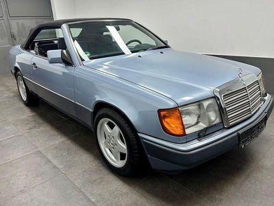 Second-hand Mercedes E320 220 CP (161 kW) 1992 Albastru Cabrio