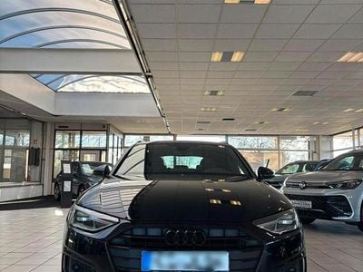 Schwarz Gebraucht 2020 Audi A4 Advanced Kombi | 21.300 € (Teuer)