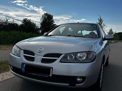 Nissan Almera