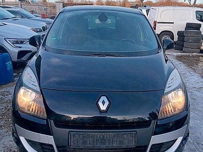 Schwarz Gebraucht 2010 Renault Scénic Van / Kleinbus | 1.990 € (Fairer Preis)