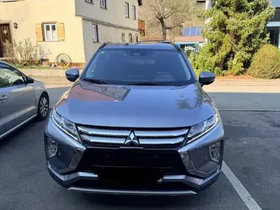 Używany Mitsubishi Eclipse Cross Edition 163 KM (119 kW) 2019 Srebrny SUV