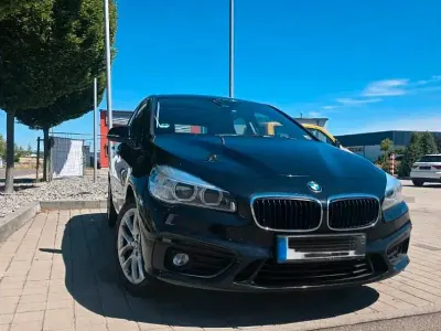 Gebraucht BMW 218 Active Tourer Comfort Edition 150 PS (110 kW) 2015 Schwarz Van / Kleinbus