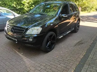 Gebraucht Mercedes ML320 224 PS (164 kW) 2006 Schwarz SUV
