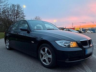 Gebraucht BMW 318 146 PS (107 kW) 2008 Blau Limousine