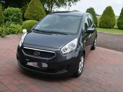 Gebraucht Kia Venga 90 PS (66 kW) 2012 Grau Kleinwagen