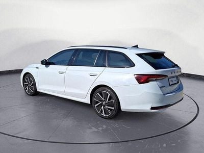 Usado Skoda Octavia SportLine 150 HP (110 kW) 2025 Branco Carrinha