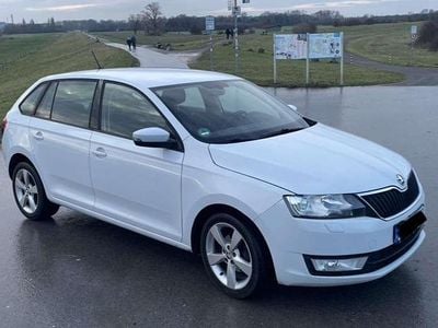 Weiß Gebraucht 2016 Skoda Rapid Limousine | 7.199 € (Superpreis)